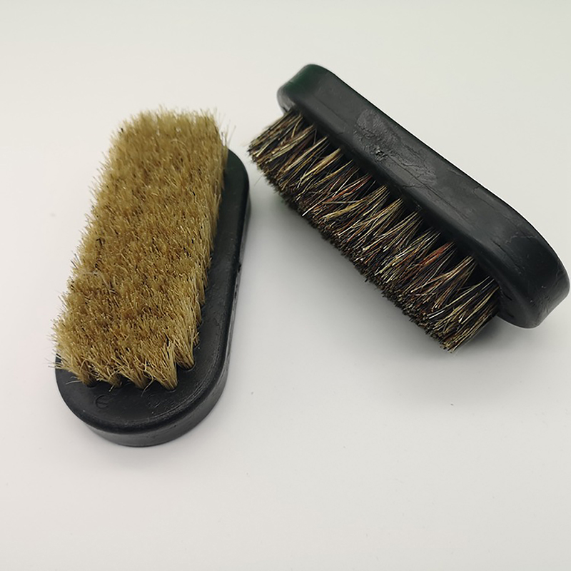 فرشاة تلميع الأحذية من شعر الخ - مراجعة Brushing Boot Horse وسعره